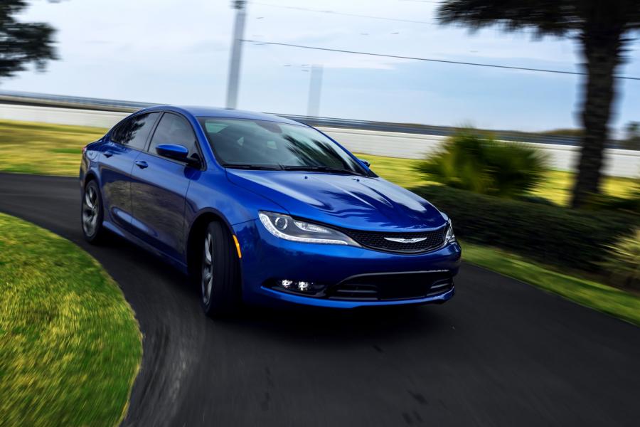  Chrysler 200 2015 года  (фото 192 из 207)